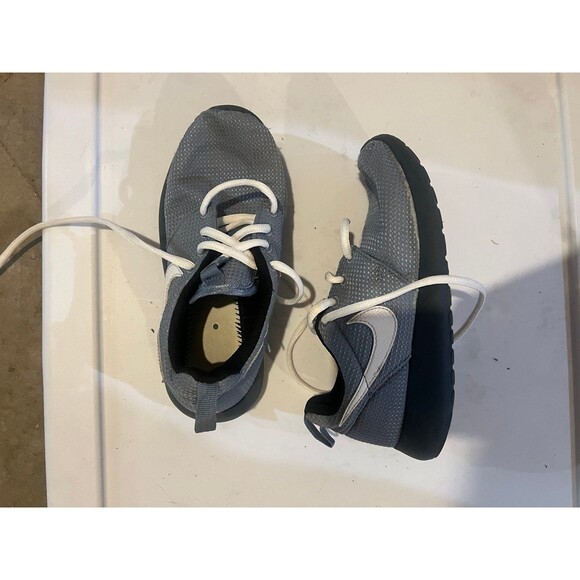 Nike roche run size 3y white and gray sneakers - Picture 1 of 5